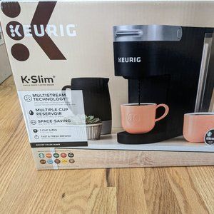 BRAND NEW Keurig K-Slim Coffee maker + pod carousel + coffee pods
